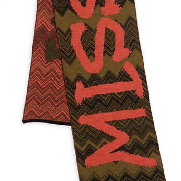 MISSONI WRITTEN IN ORANGE ACROSS A SIGNATURE CHEVON SCARF - Picture 5 of 16